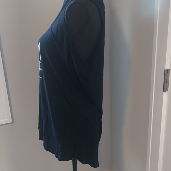 Gym Junkie Tee - Picture 4 of 8